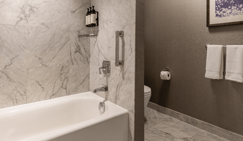 Deluxe Room 2 Double Double Bath